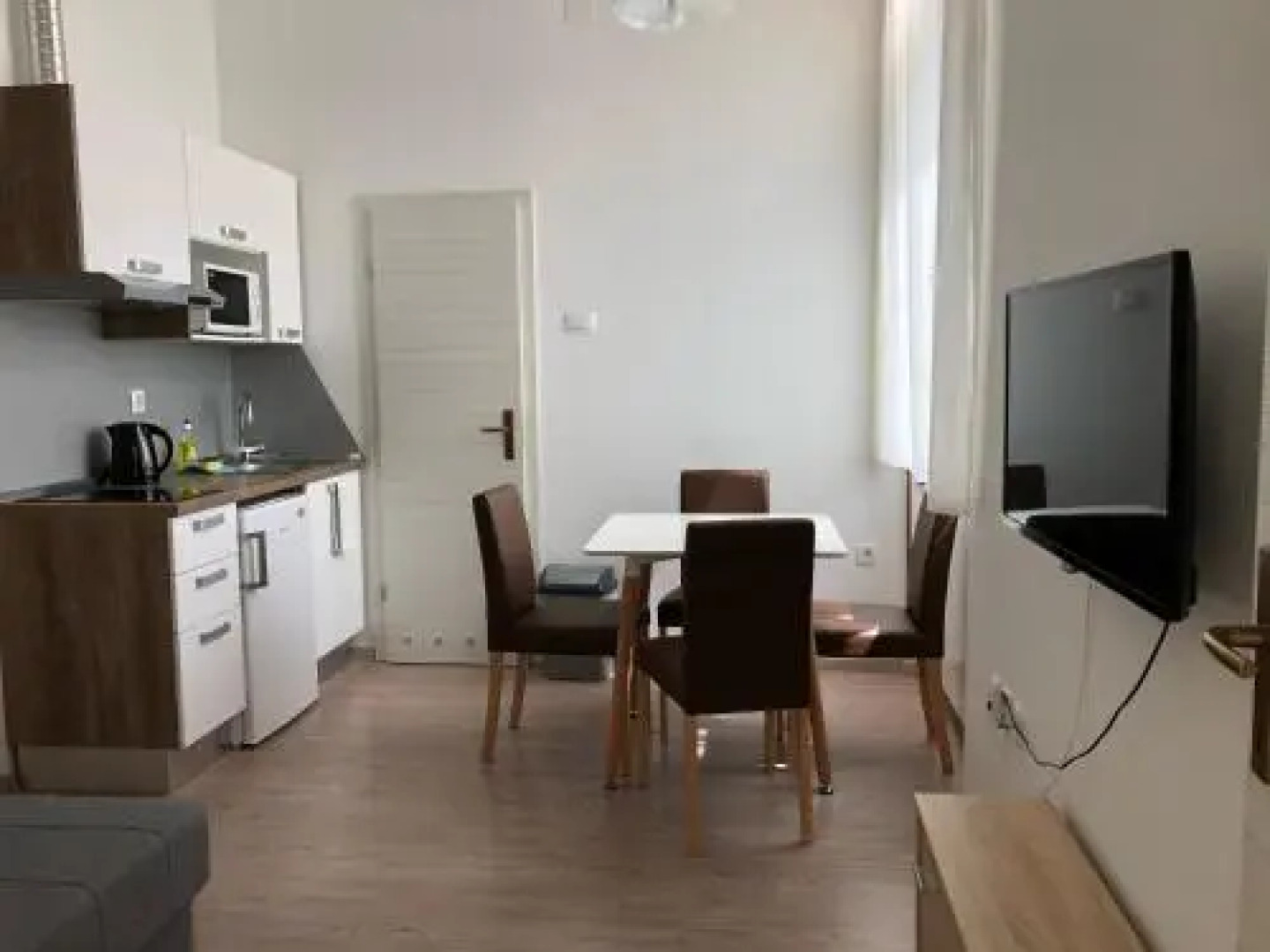 Apartments & Rooms Nardin