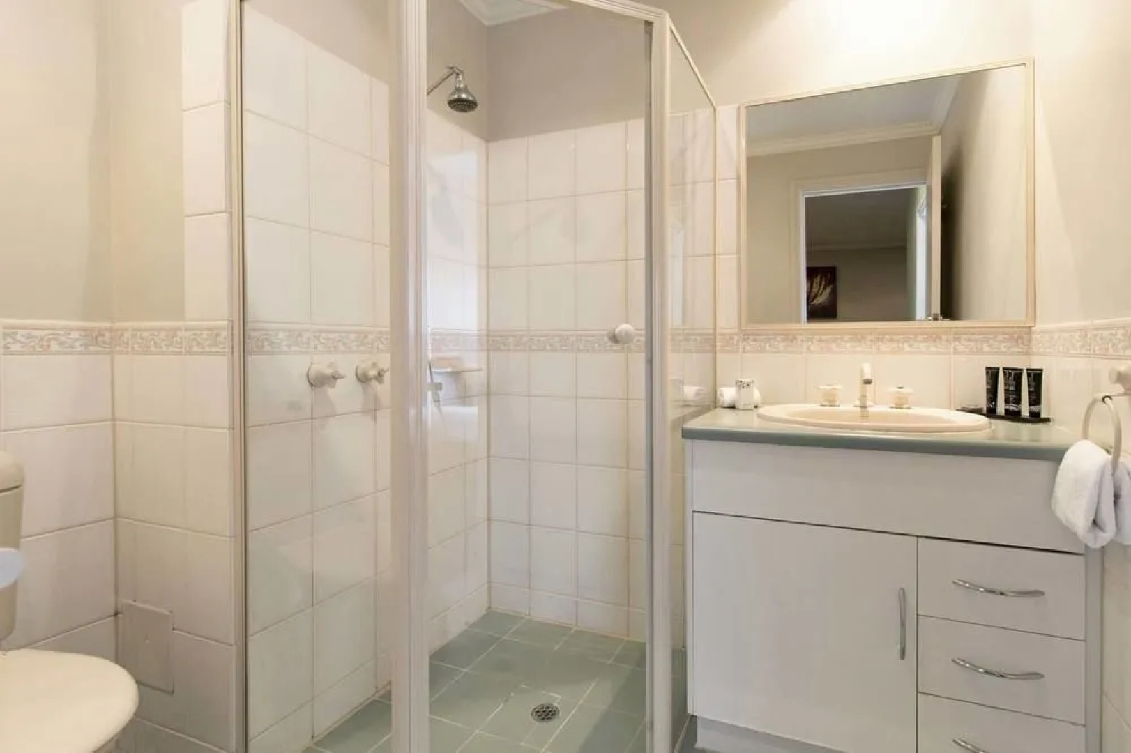 Pacific International Apartments Adelaide