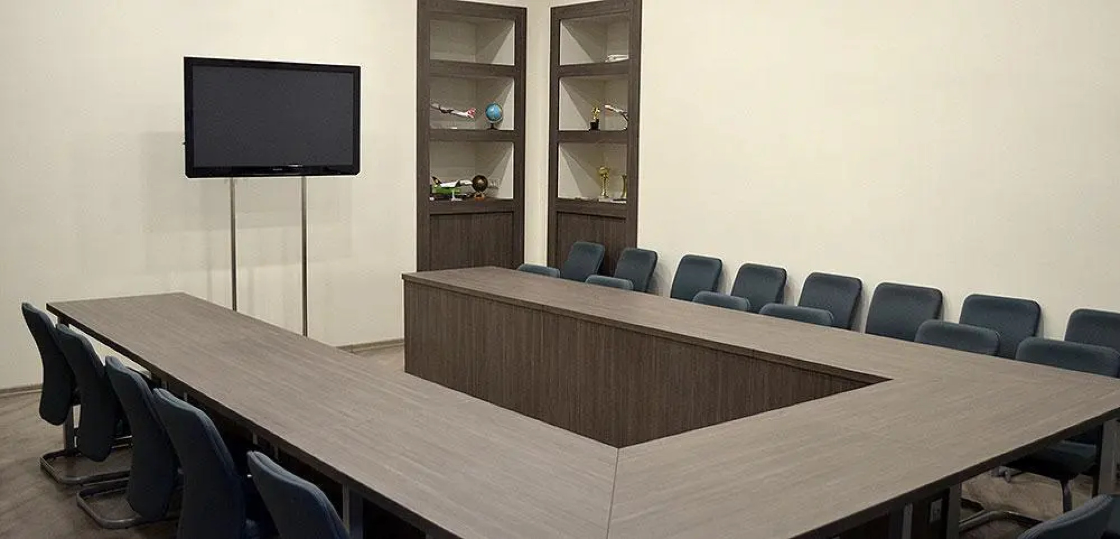 Metro Hotel Apartments