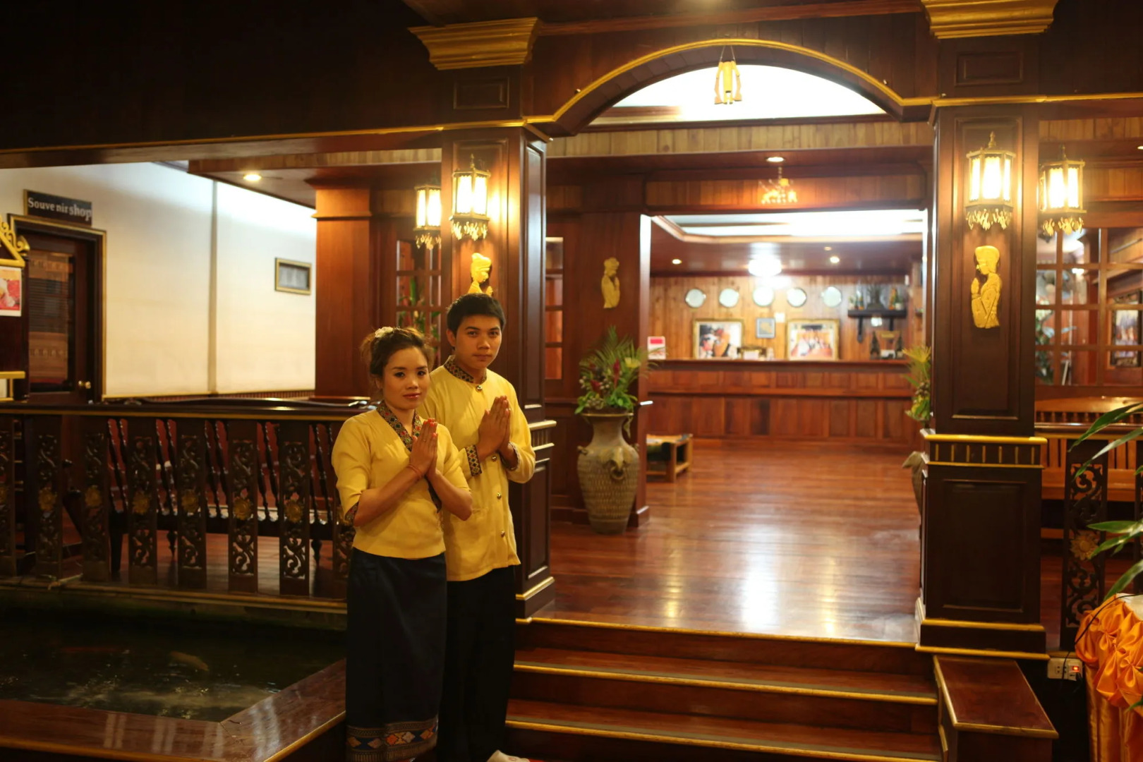 E-Outfitting Vang Thong Hotel