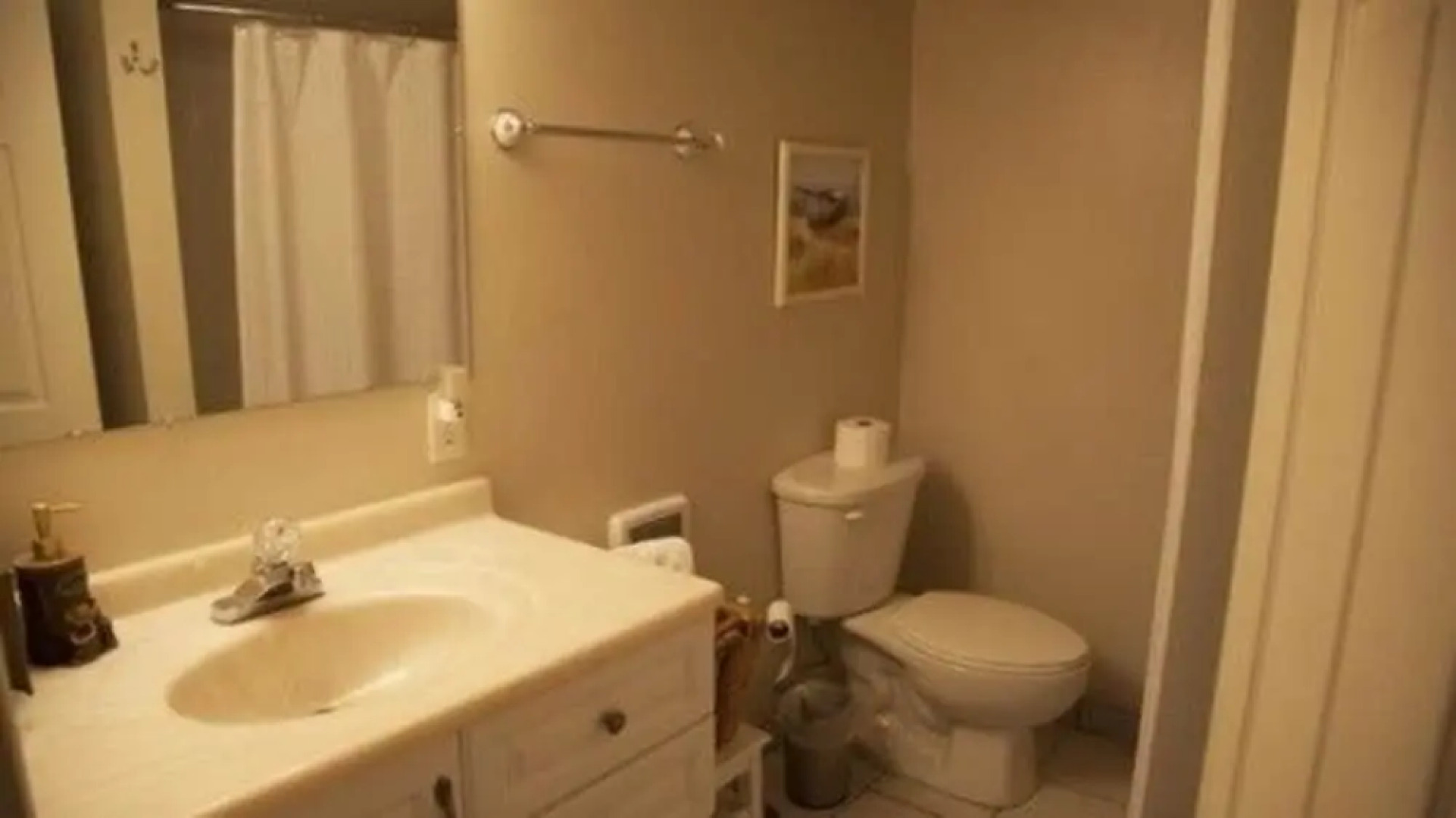 Pine Tree Inn and Bakery