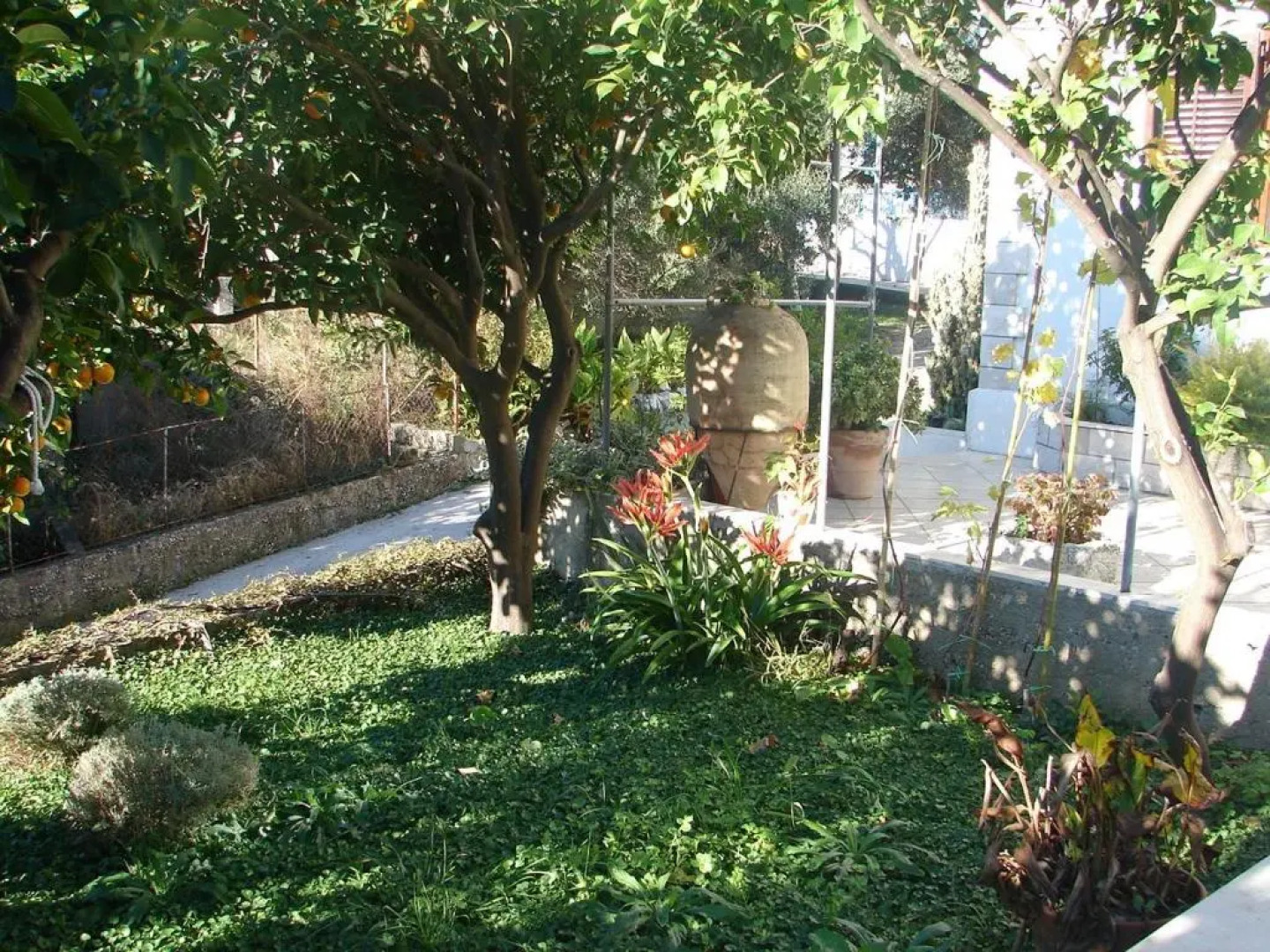 Apartments Sugor-70m from sea