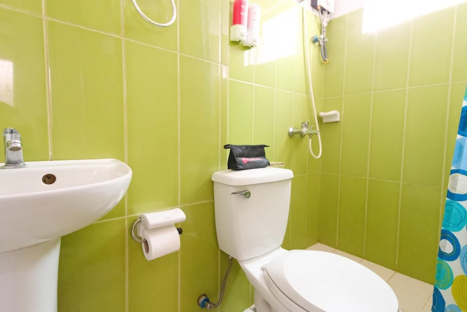 Reddoorz Near Waltermart Subic