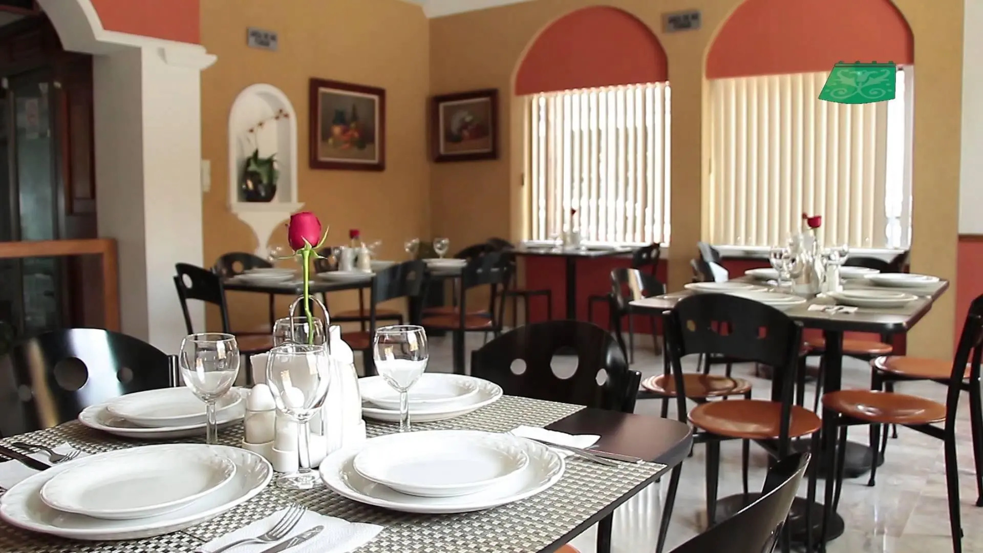 Estanza Hotel & Suites