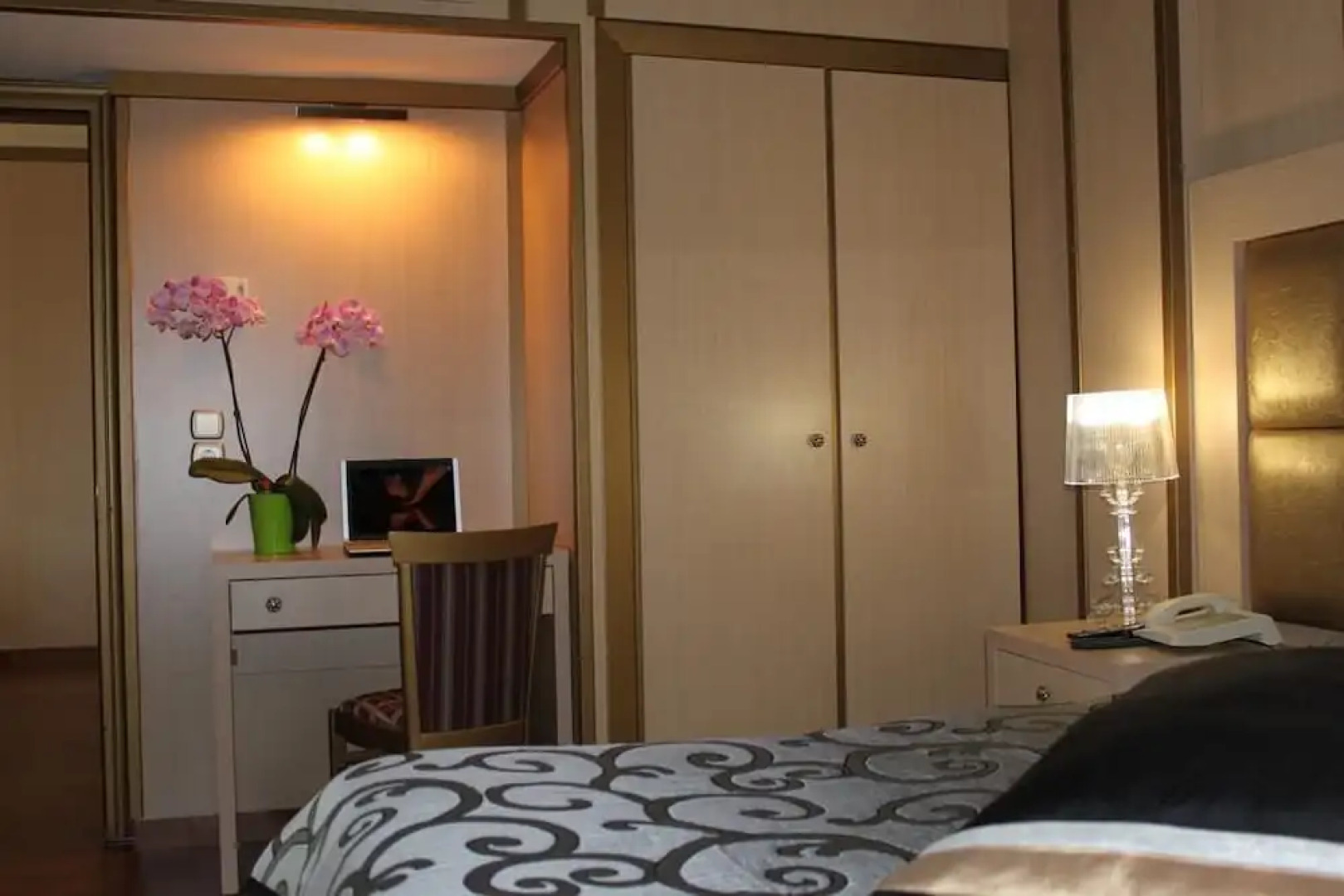 Arxhontiko Chris & Eve