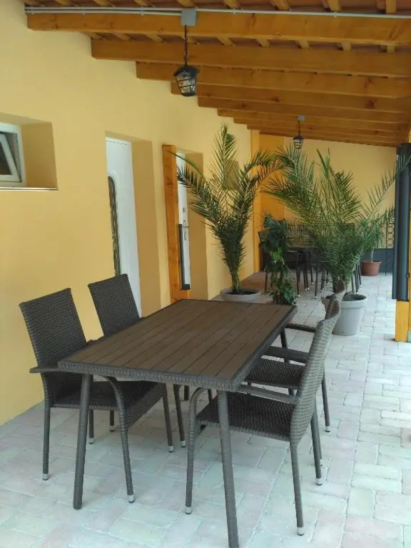 Paradise Apartmanház