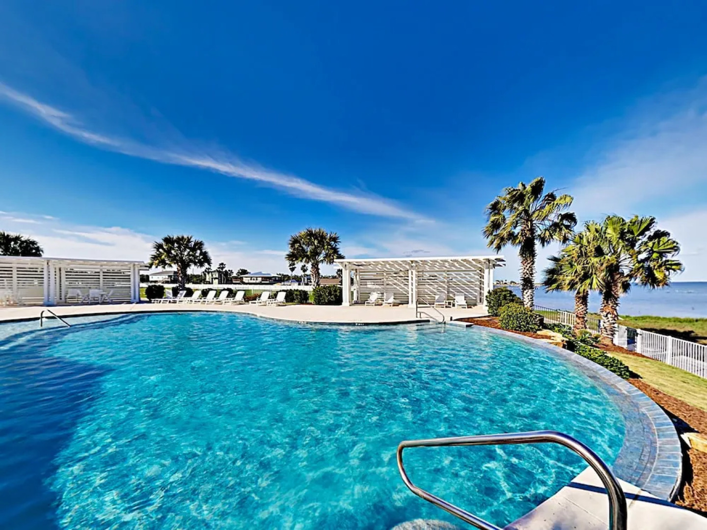 Luxe Waterfront #203 - 2 Br Villa