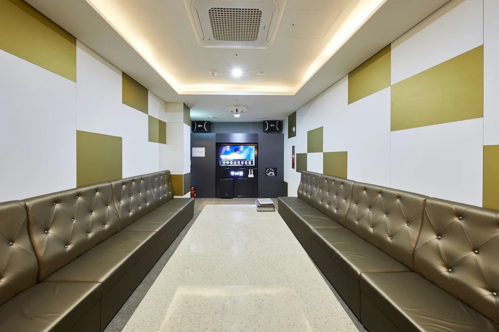 Baekhak Jayuro Resort