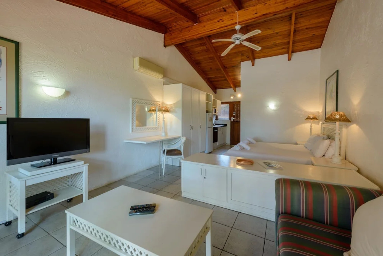 San Lameer Villa Rentals Bachelor Studio 2515