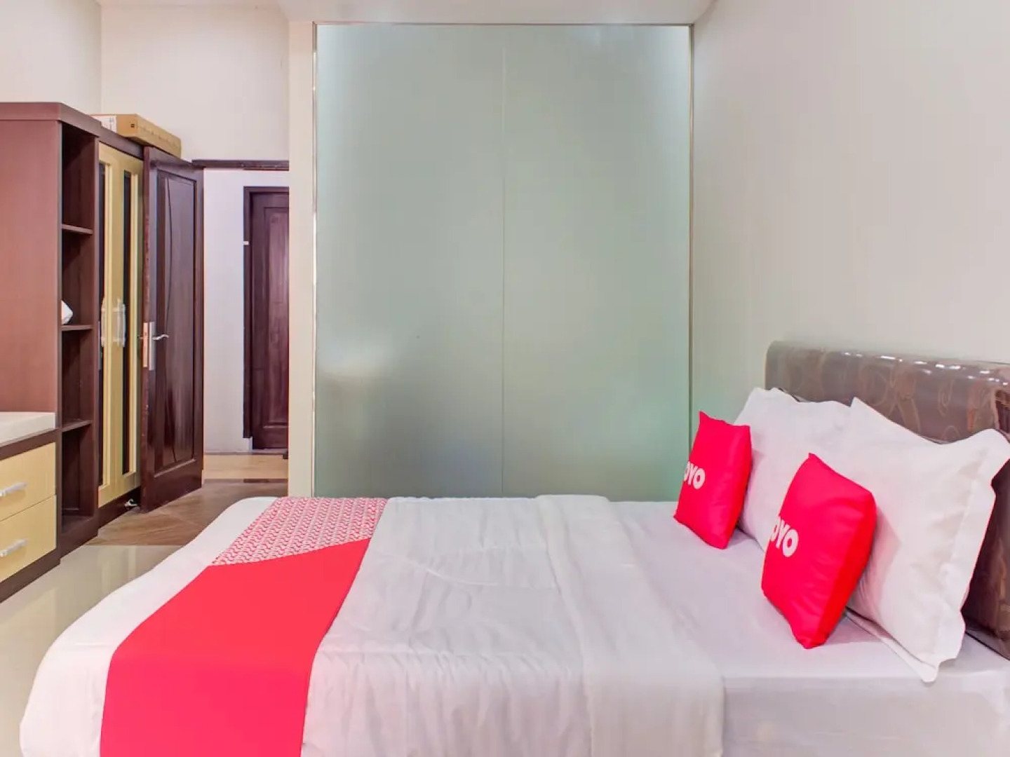 OYO 3394 Apm Residence Syariah