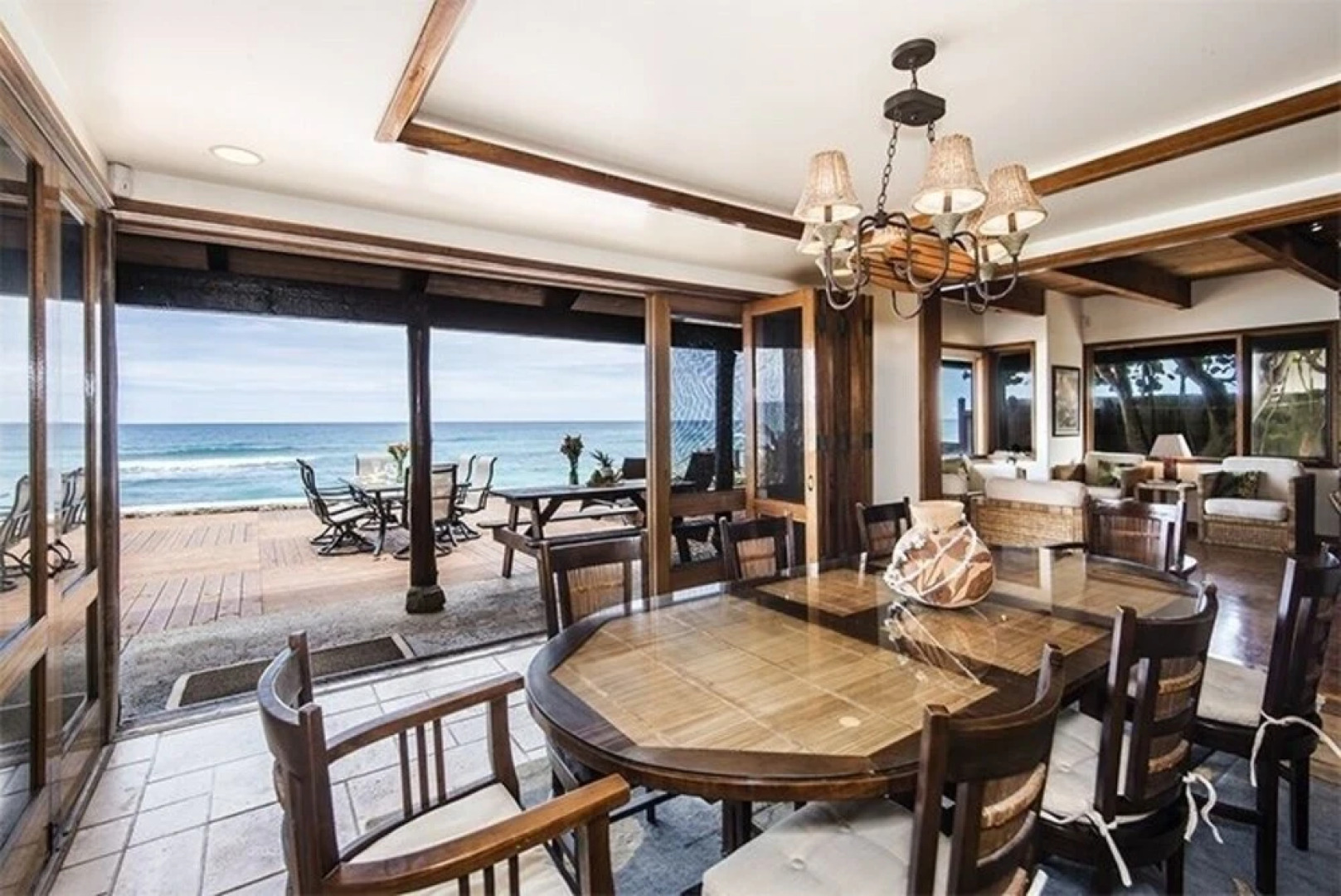 Blue Mahina At Sunset Beach 4 Bedroom Home by RedAwning