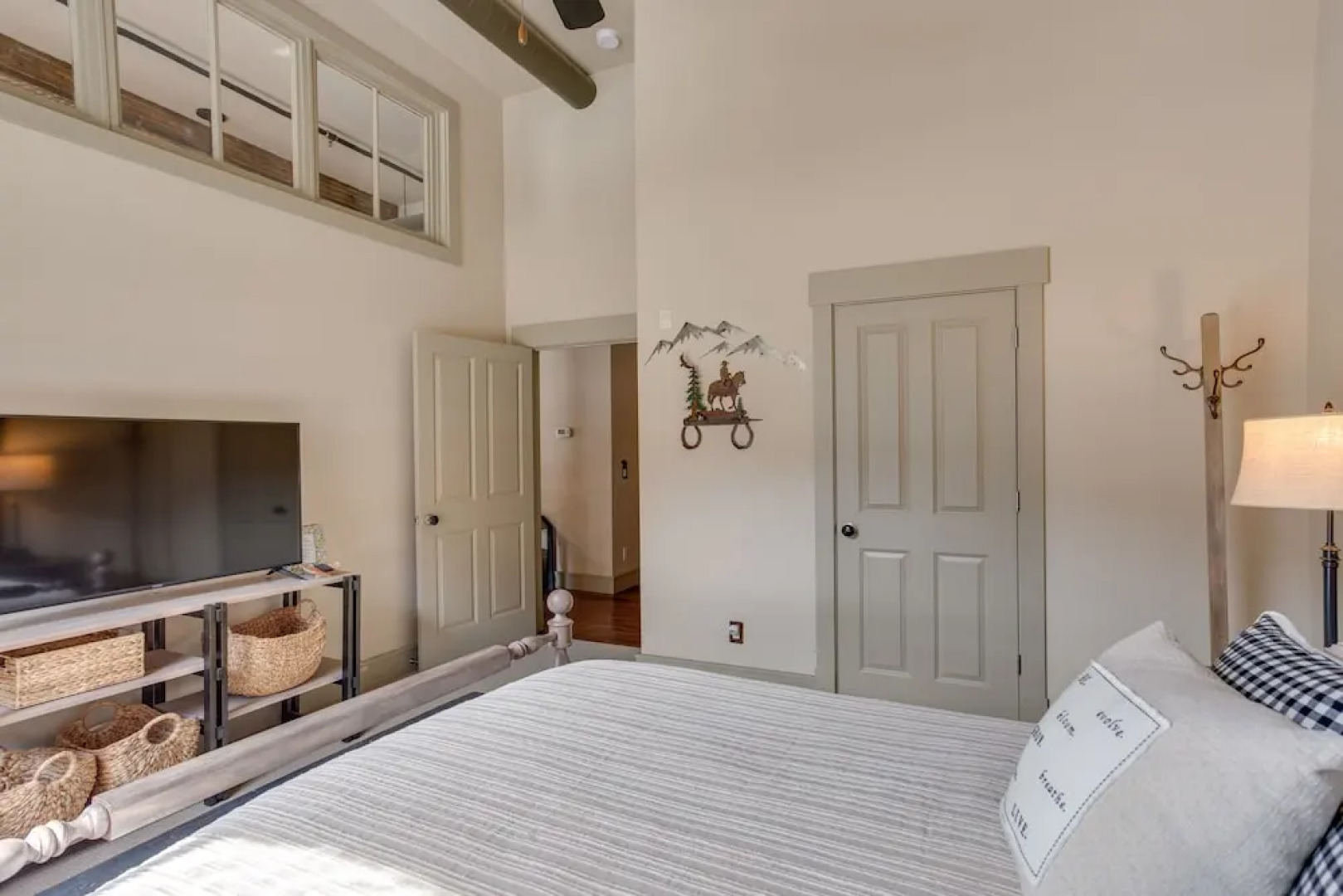 Updated Rustic-chic Condo on Ouray's Main Street!