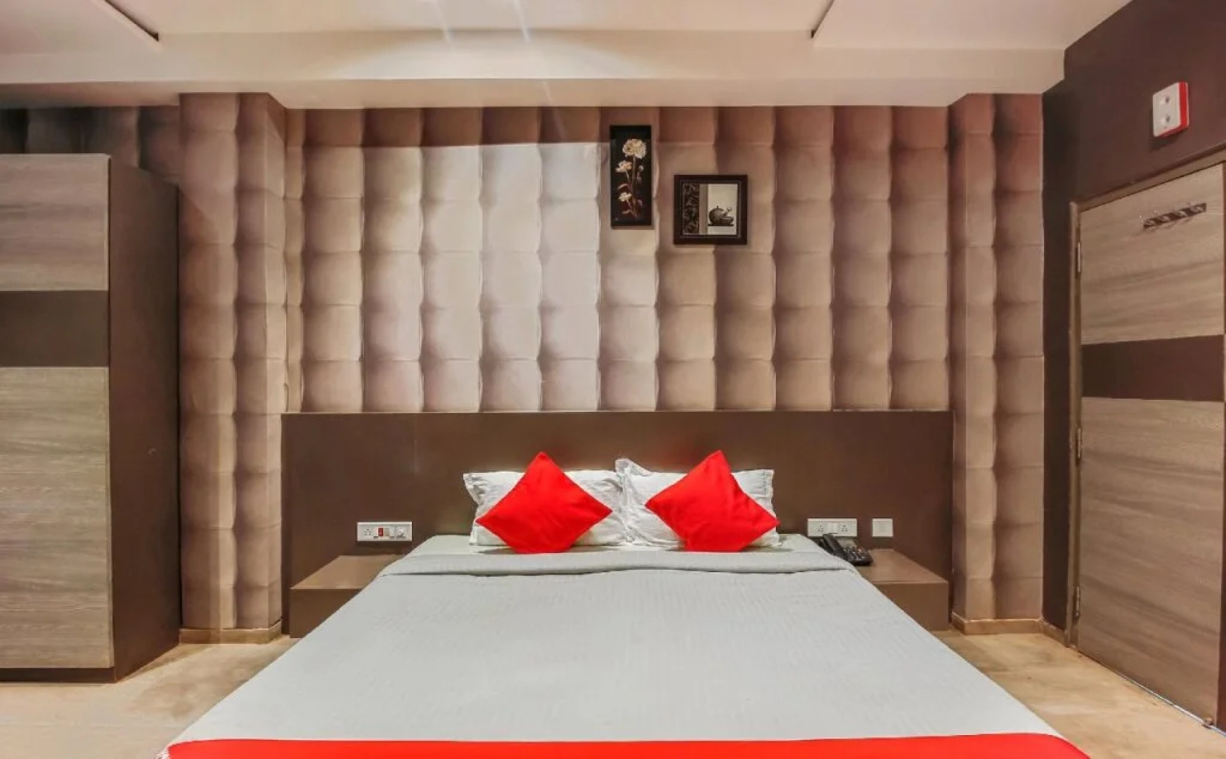 OYO 26991 Stanza Luxurios Stay