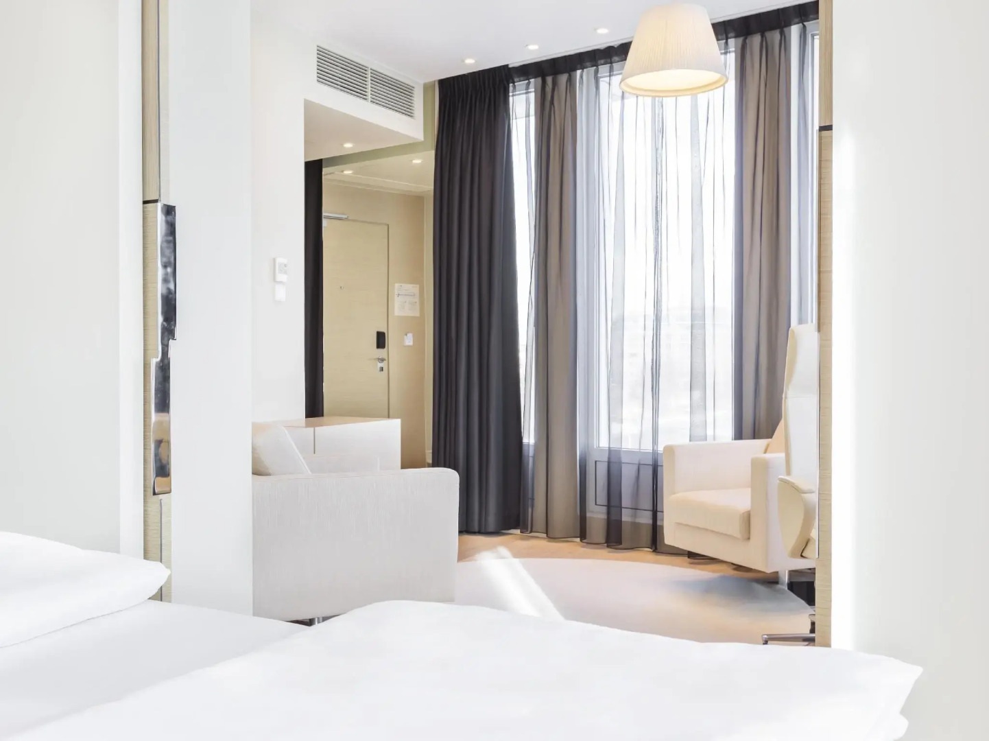 Sound Garden Hotel Airport