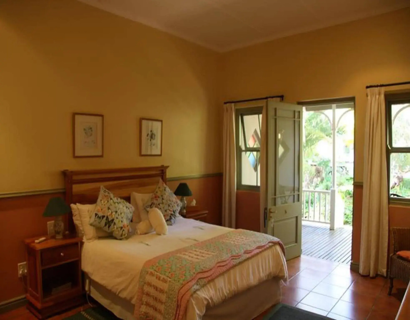 Housemartin Guest Lodge