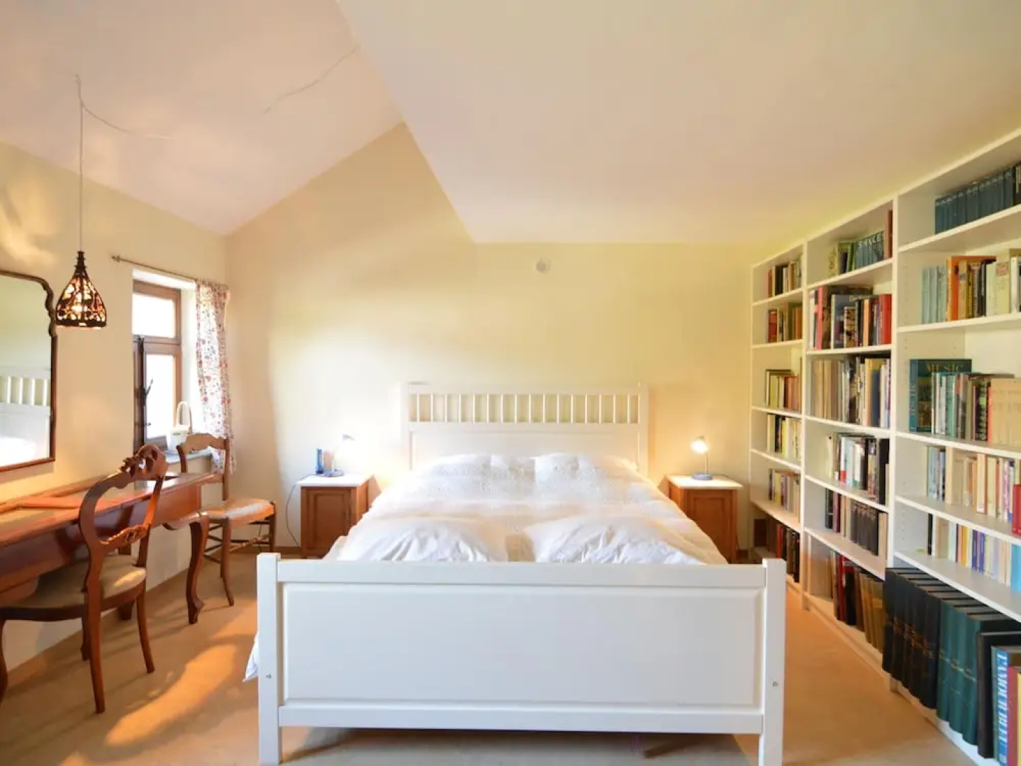 Holiday Home in Izier With Roofed Terrace, Garden, Parking