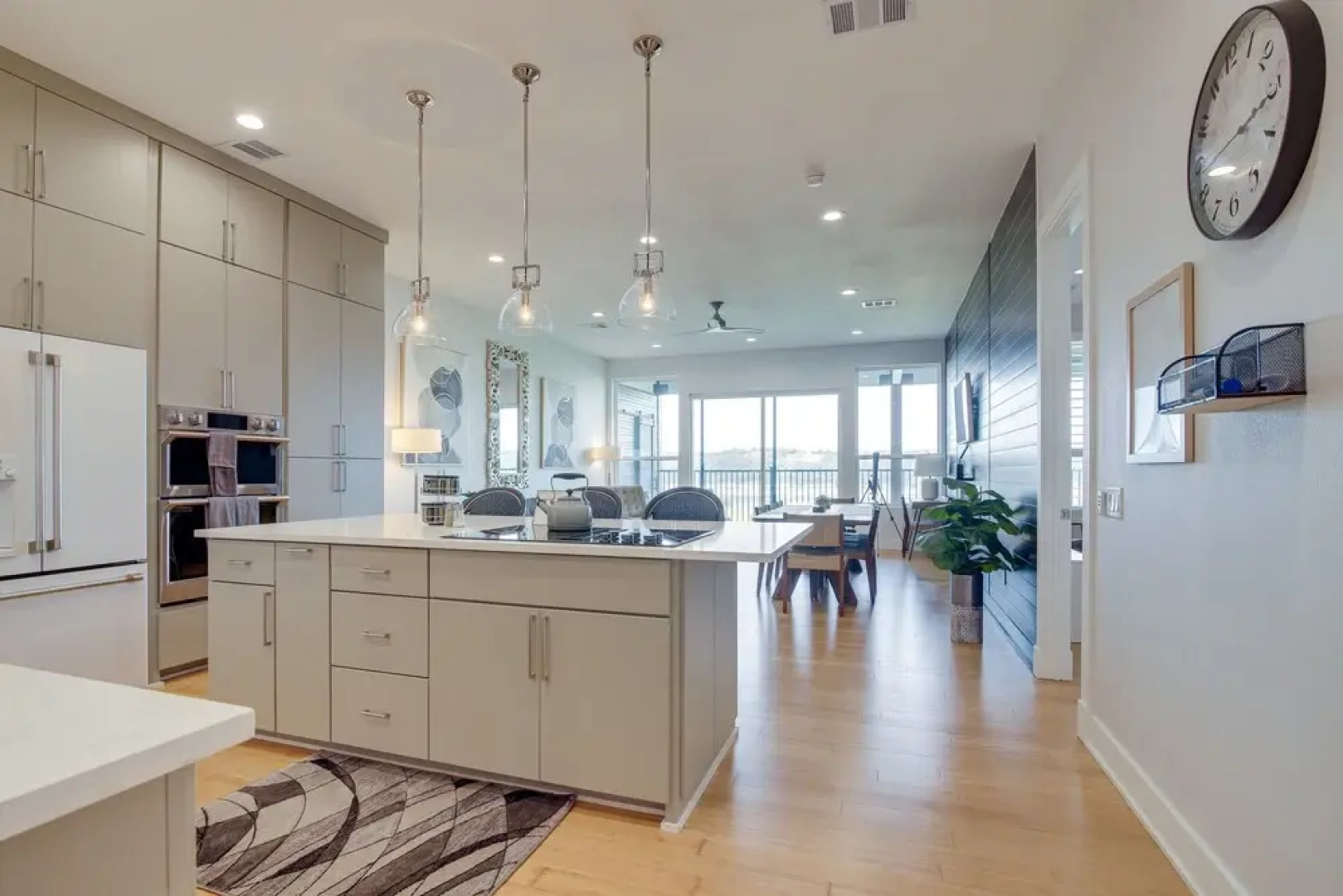 Lago Vista Condo w/ Game Room, Deck & Water Views!