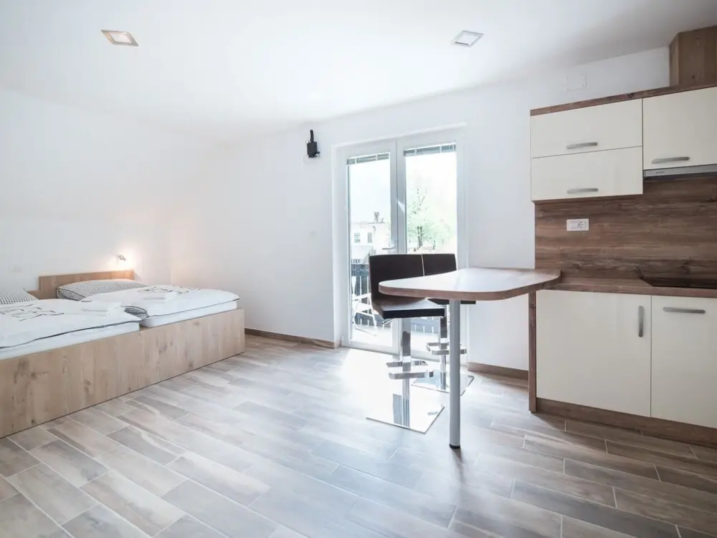 Apartments and rooms Nataša 2