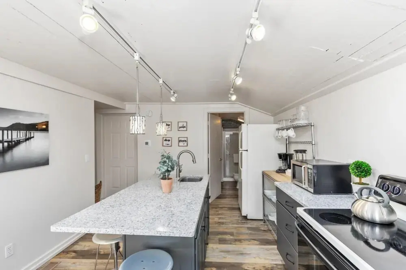 Hummingbird - One Bedroom Apartment, Sleeps 2