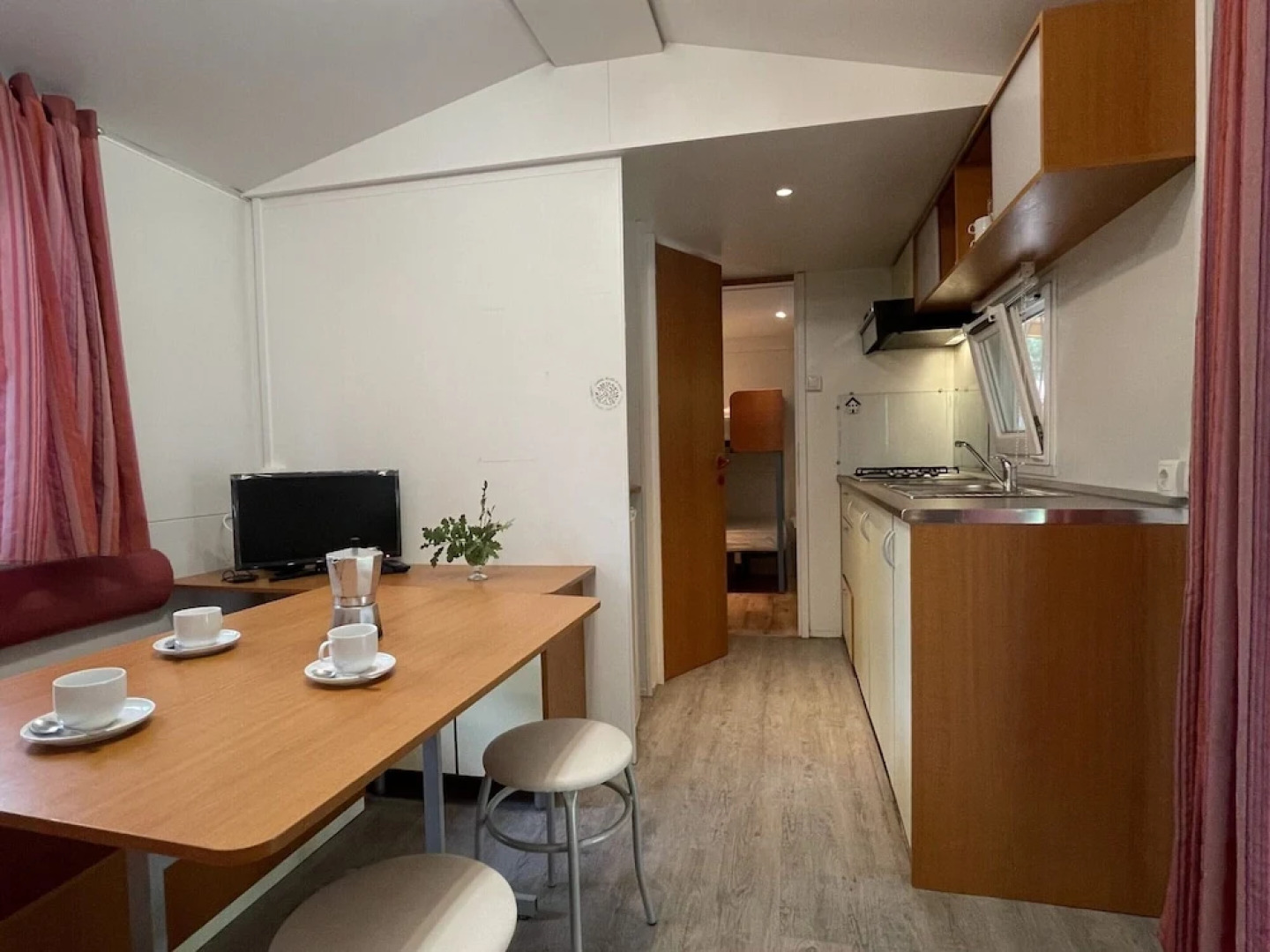 Cosy Mobile Home in Toscana With Shared Pool