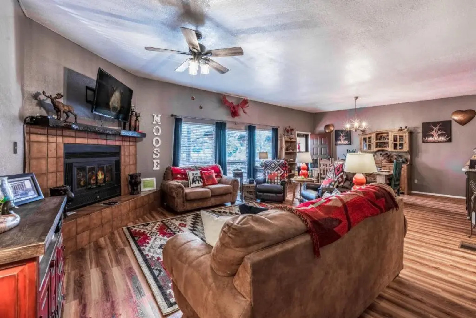 Gotch Eyed Moose, 3 Bedrooms, 3 bath, Pool and Tennis Access, Sleeps 10