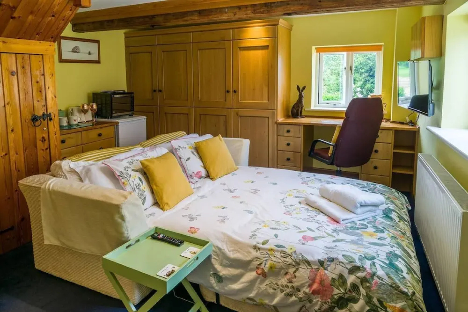 Sunshine Annex-double Bed,ensuite, Lounge, Kitchen