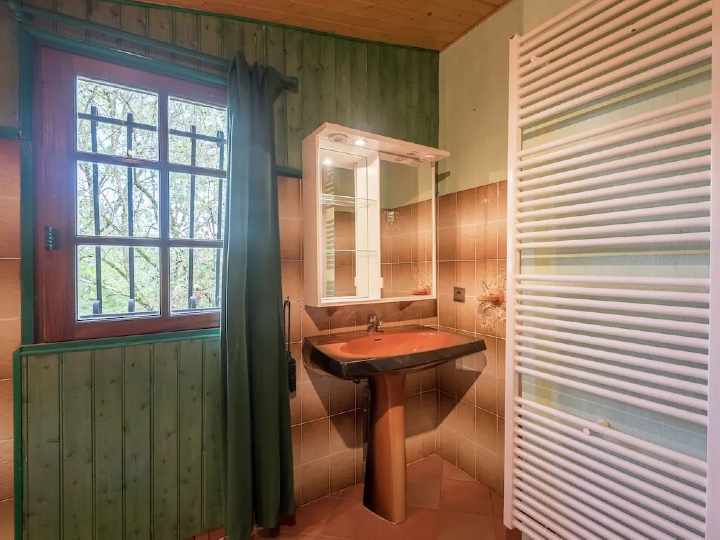 Characteristic Holiday Home, With Swimming Pool, Near Wonderful Wine and Castles