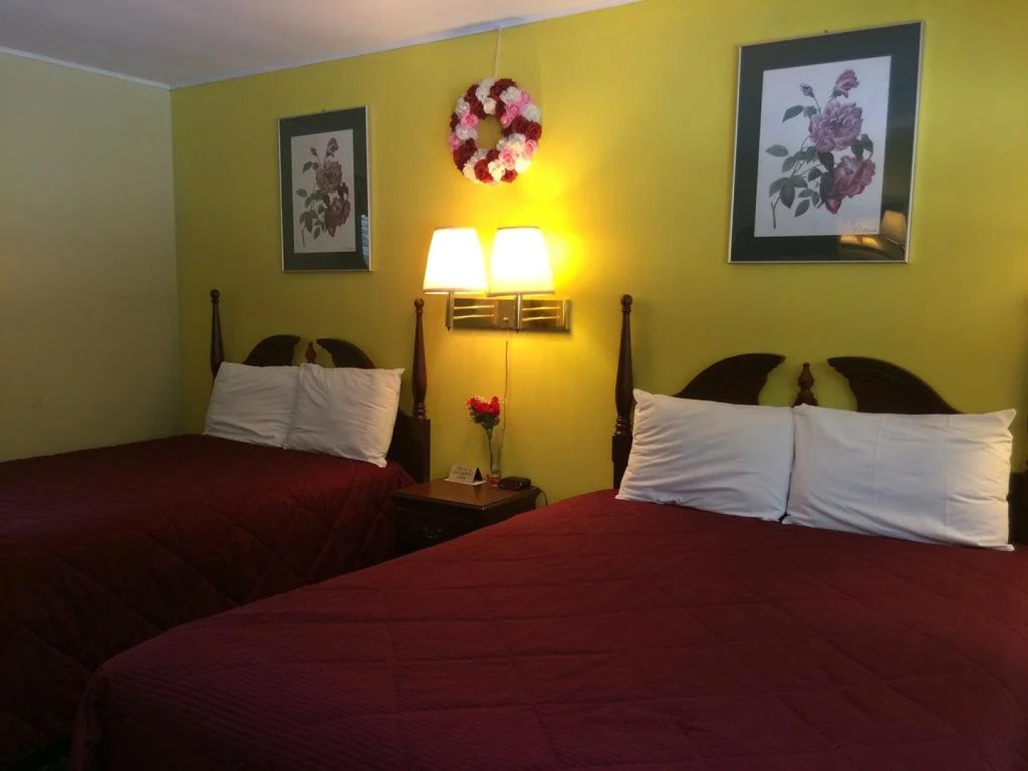 Perry's Motel and Cottages