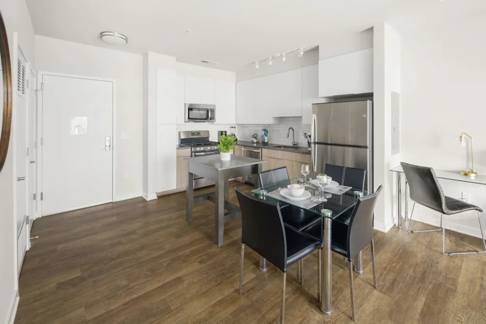 Global Luxury Suites at Reston