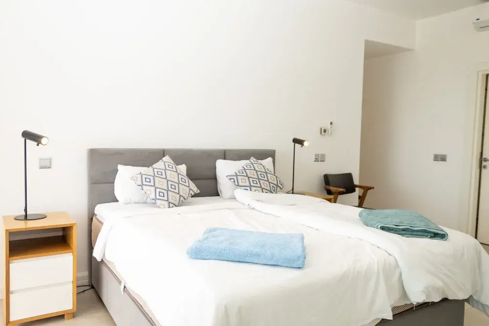 Modern and Luxurious Apartment in a Prime Resort