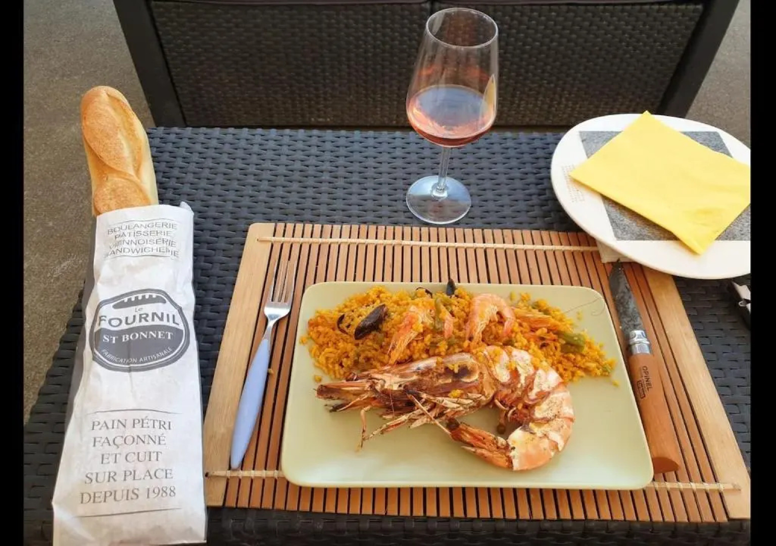 Studio quartier marais, terrasse rez de chaussée, jardin accessible, netflix