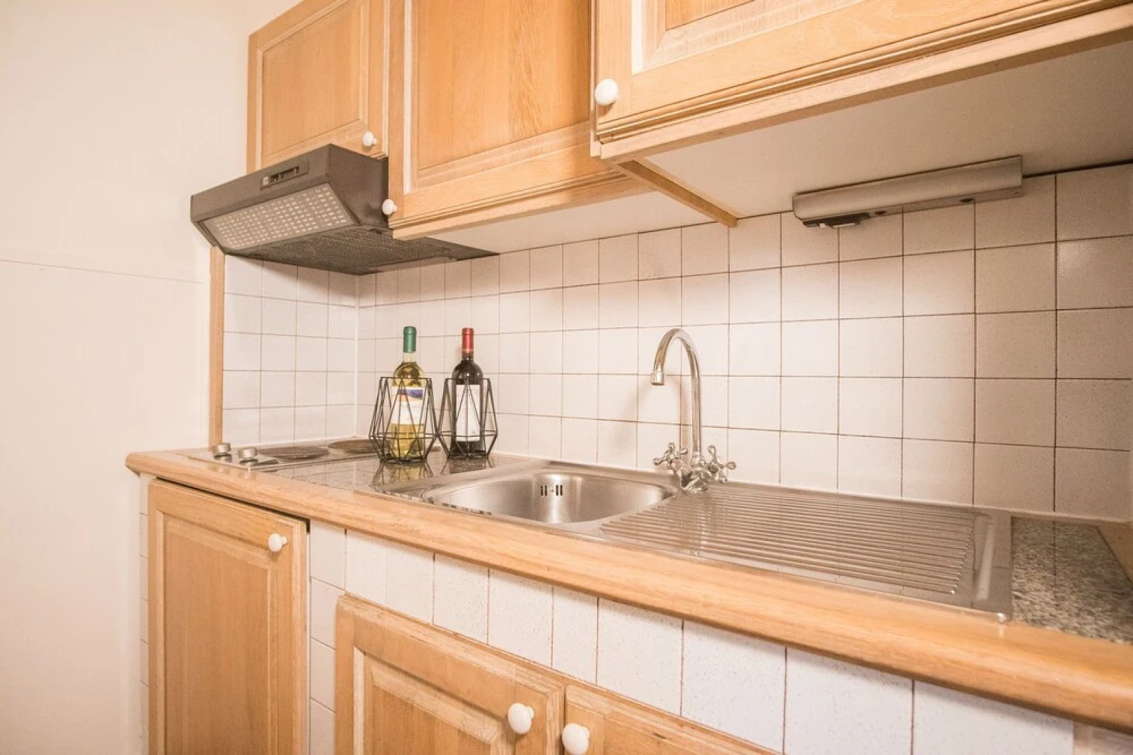 Beautiful Giardino Degli Oleandri 2 Bedroom Apt Sleeps 6 Plus a Child-childs bed