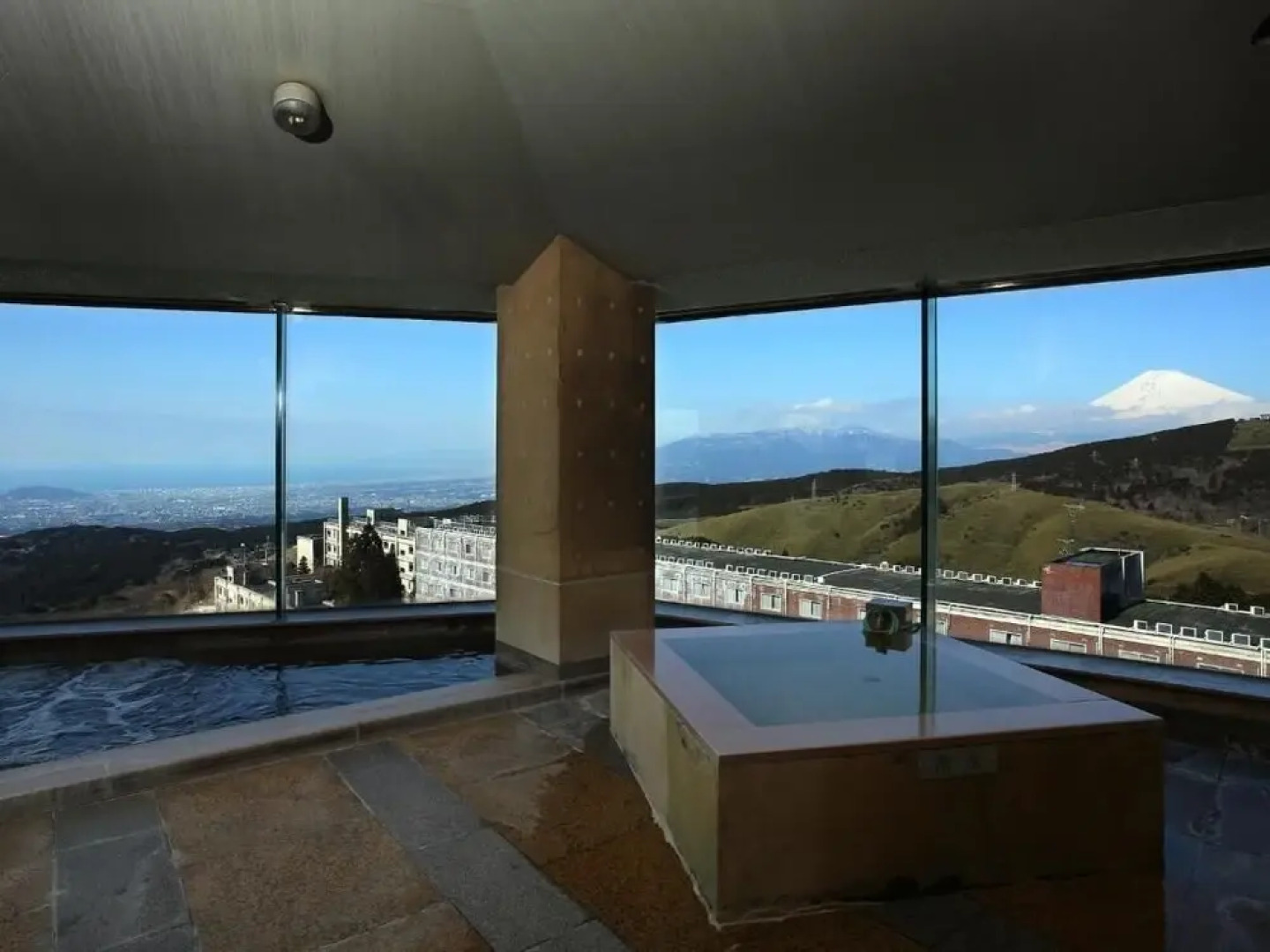 Guest House FUJI-HAKONE LAND - Hostel