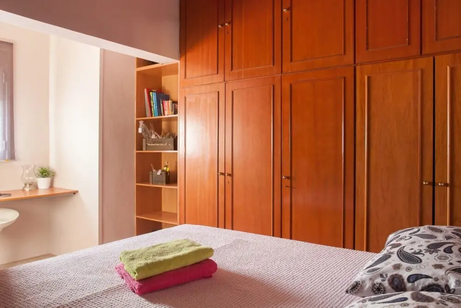 Families 2BM Flat 7'Metro Balcony