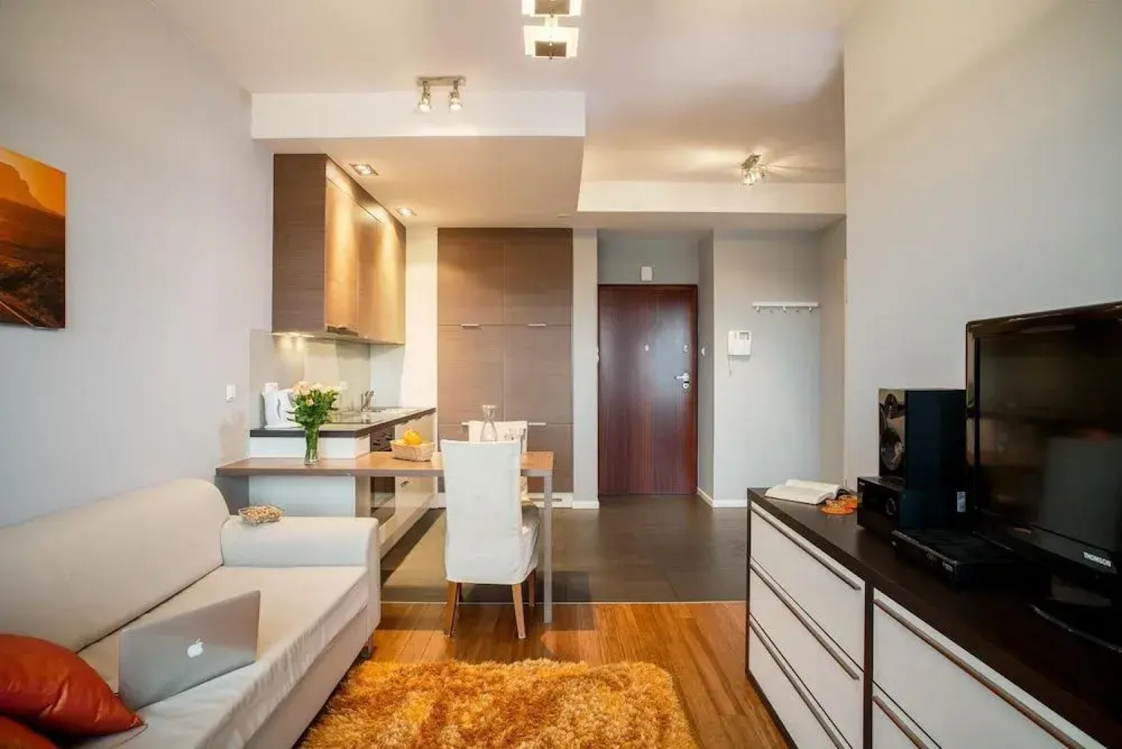 Platinum Towers by Platinum Residence