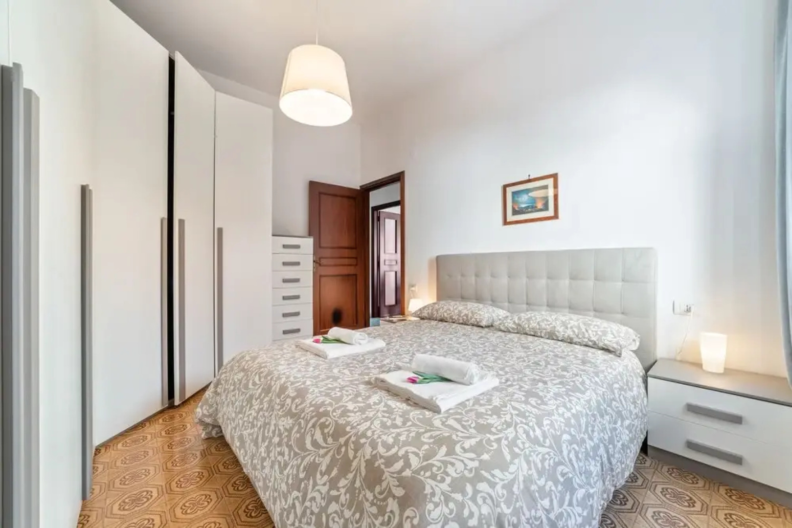 Vietri sul Mare Roomy Flat with Parking