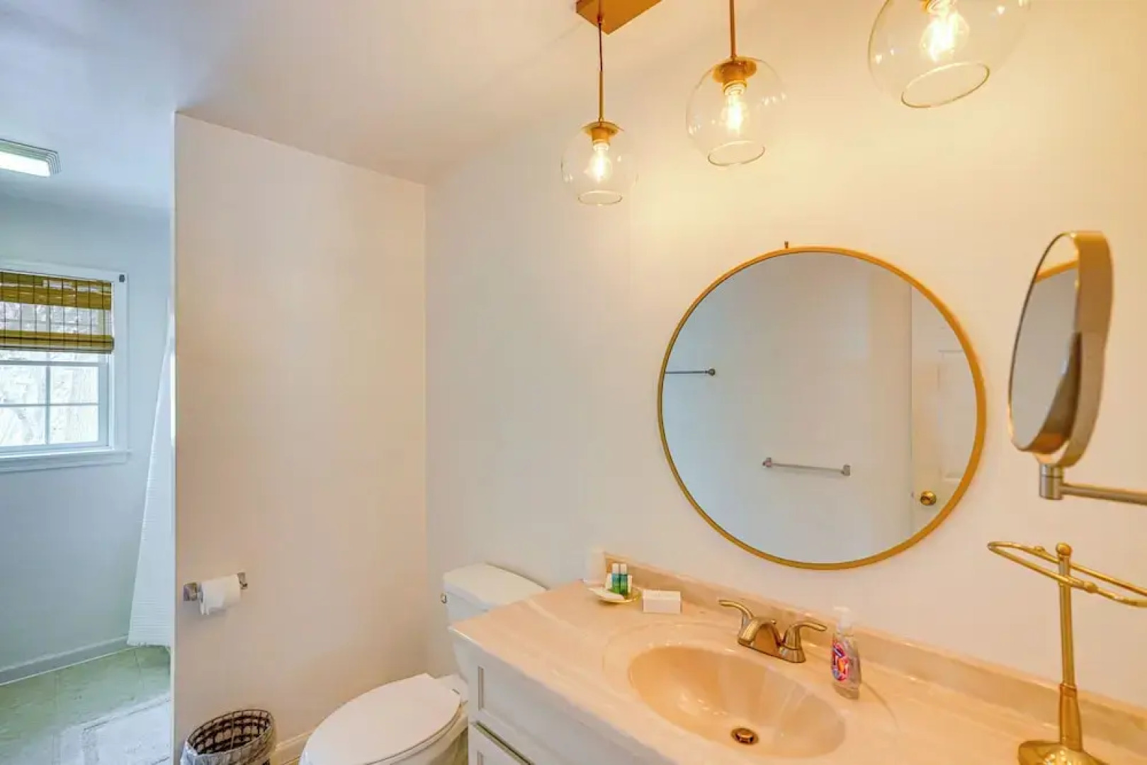 Walk to Dining: Downtown Lenox Guest House!