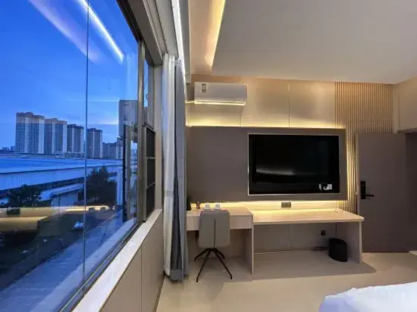 Qujing 1 +1 Express Hotel