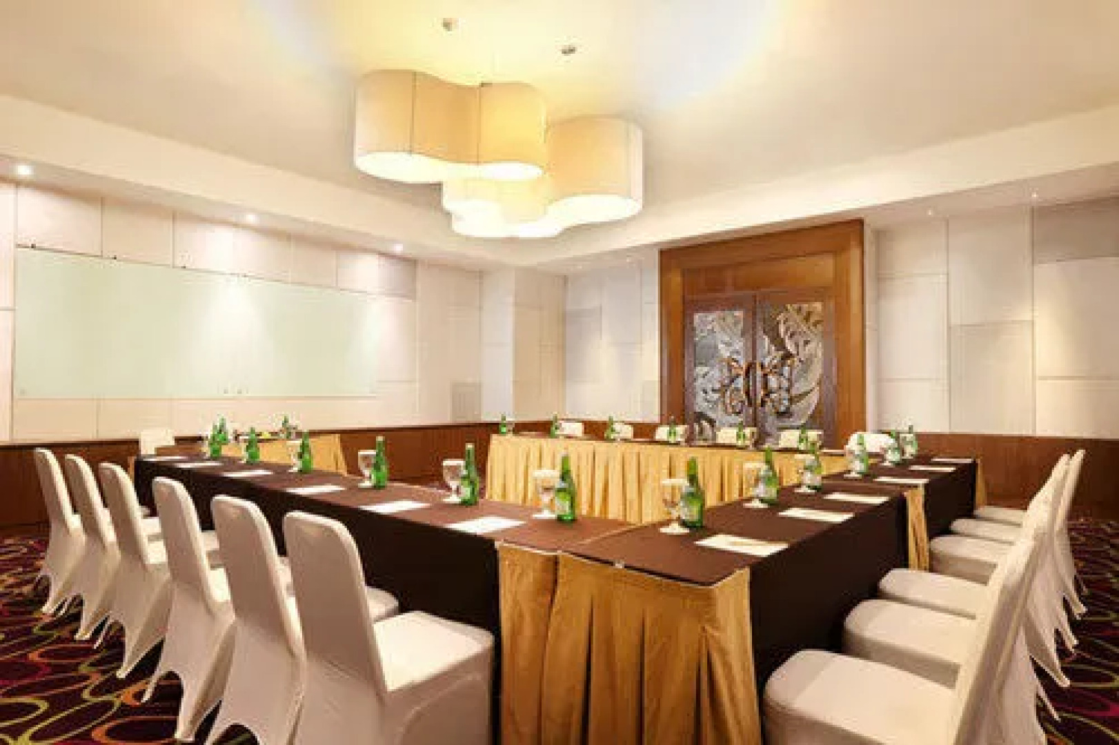 Santika Premiere Kota Harapan Indah