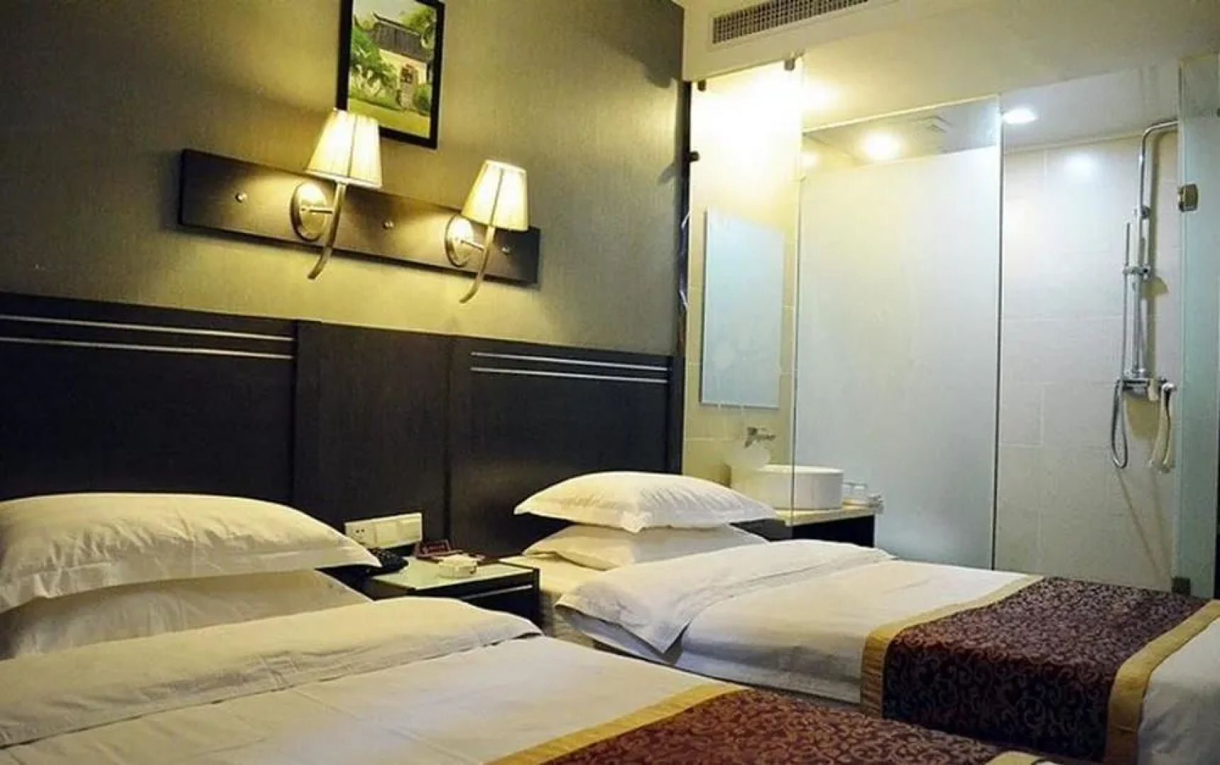 Huayi Business Hotel