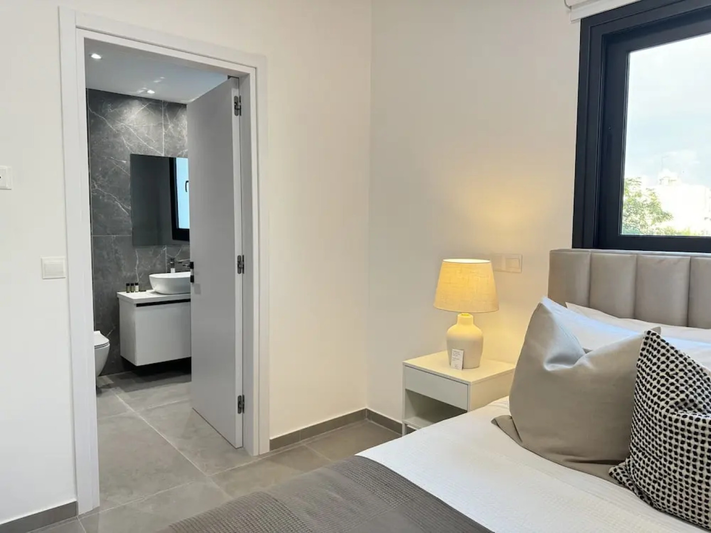 Phaedrus Living White Hills Suites City View