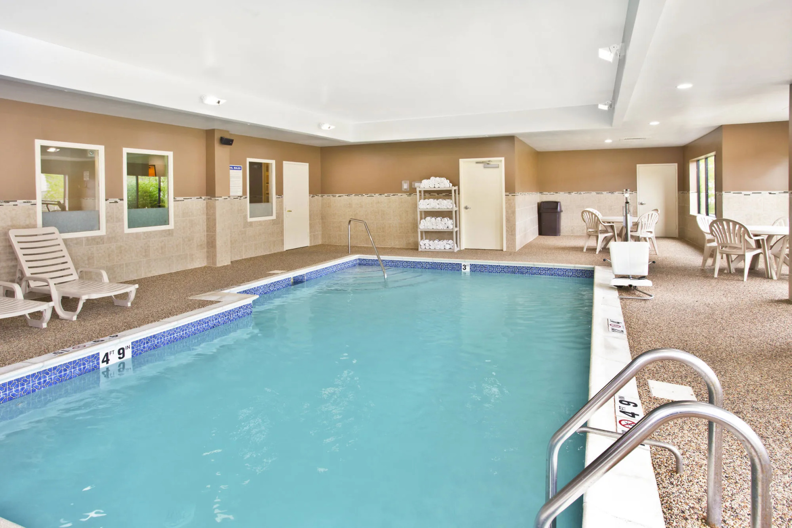Holiday Inn Express & Suites Bradley Airport by IHG