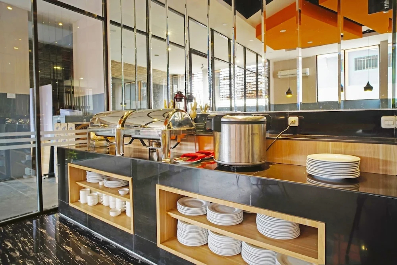 Collection O 91373 M Hotel