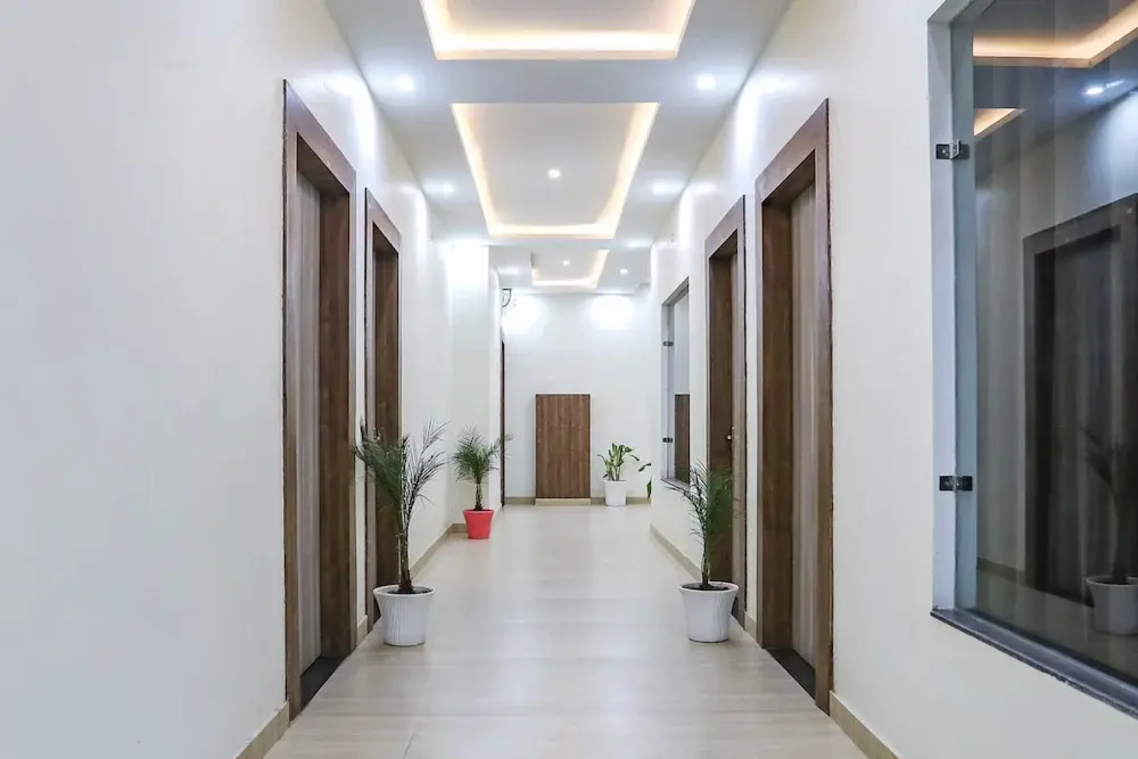 Fabhotel Jb Square Resort