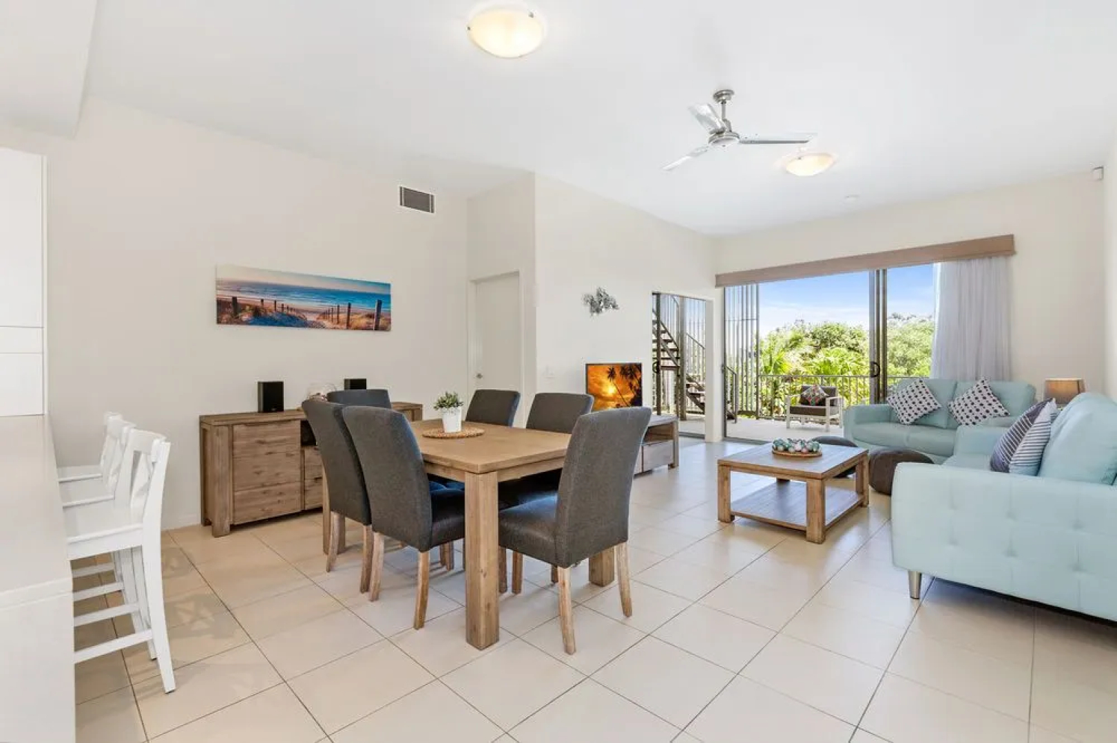 A Deluxe Swim Up - Drift Apartments South