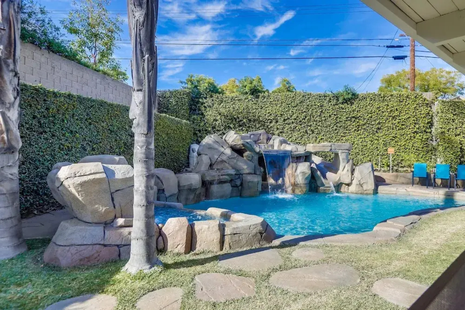 Beautiful Backyard Oasis 5 bedroom 3 Bathroom Home