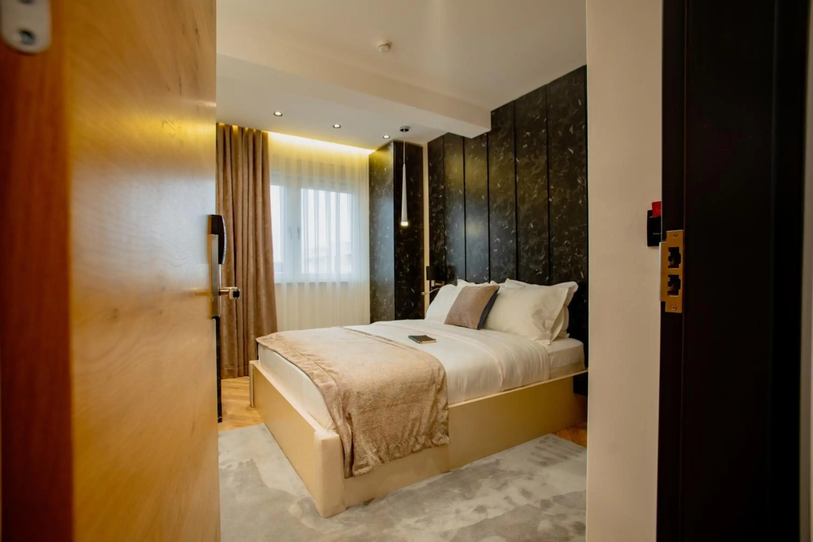Ador Hotel