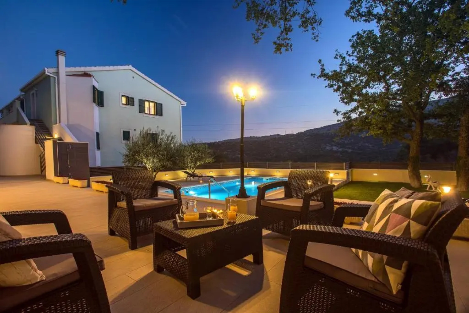 VILLA SKURA private heated pool 32m2, summer kitchen, 4 bedrooms, garden