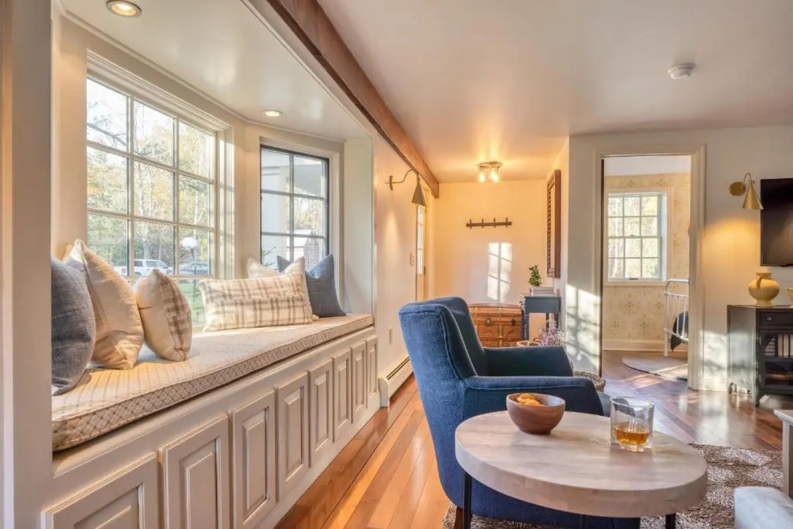 Cortland by Avantstay Charming Heritage Estate w/ Private Lake & Pool