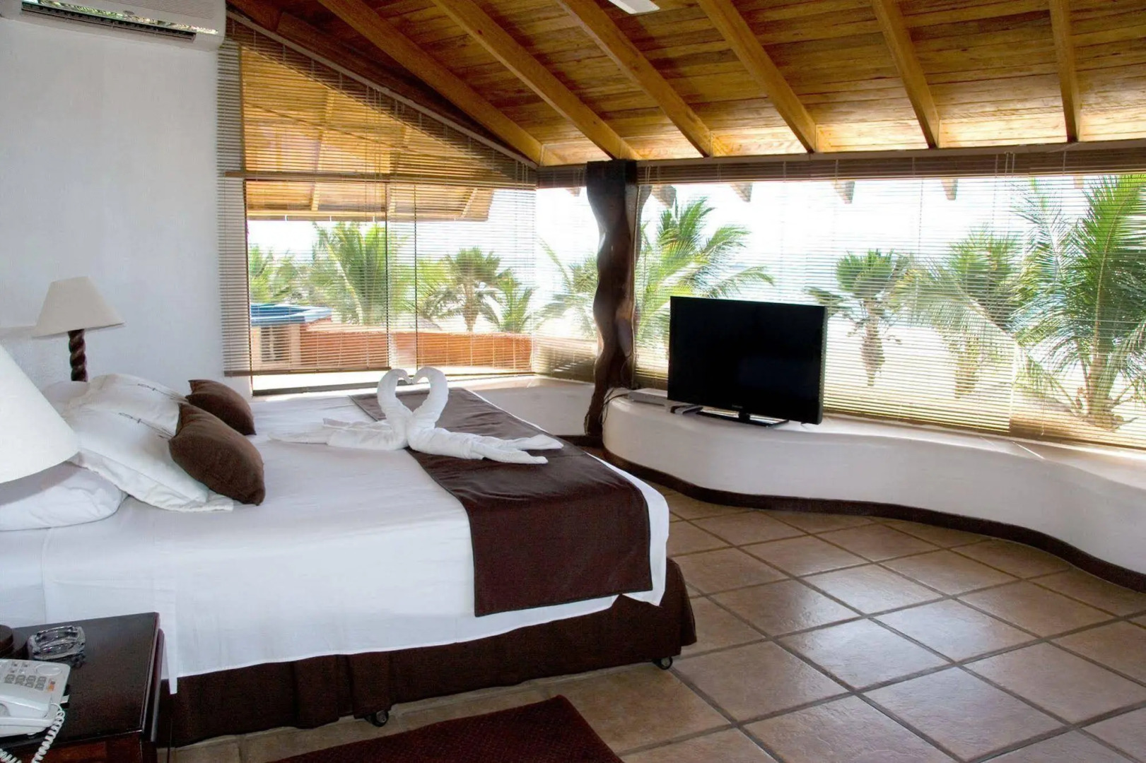 Punta Sal Suites & Bungalows Resort
